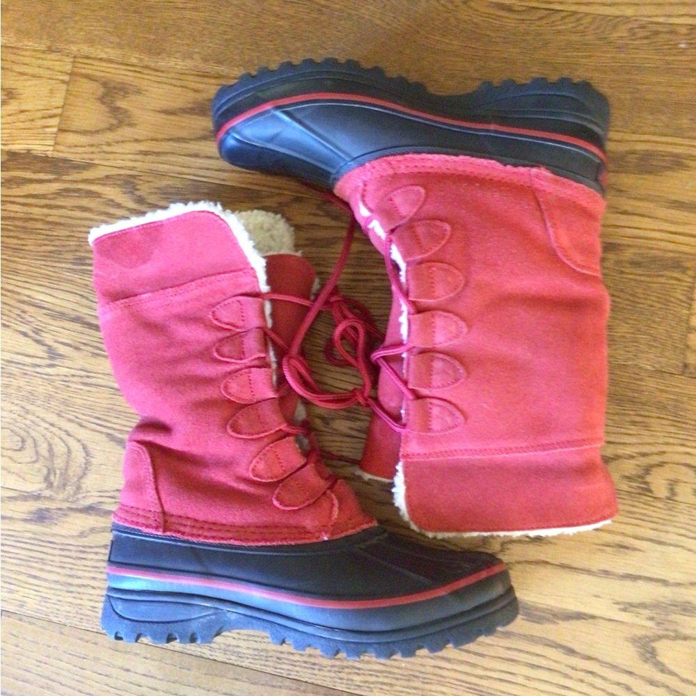Khombu red suede lace up Sherpa boots
